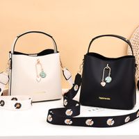 Women's Small Autumn Pu Leather Daisy Fashion Bucket Zipper Bucket Bag main image 4