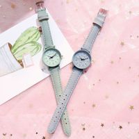 Vintage Style Solid Color Buckle Quartz Women's Watches main image 3