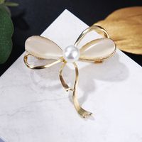 Fashion Bow Knot Alloy Women's Brooches main image 3