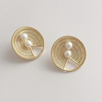 1 Pair Simple Style Round Hollow Out Inlay Sterling Silver Pearl Ear Studs main image 7