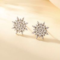 1 Pair Fashion Snowflake Alloy Inlay Rhinestones Women's Ear Studs main image 2