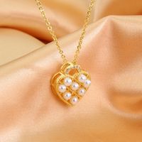 Fashion Heart Shape Copper Plating Pearl Zircon 18k Gold Plated Pendant Necklace main image 1