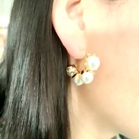 1 Paire Mode Fleur Alliage Placage Perles Artificielles Femmes Boucles D'oreilles main image 5