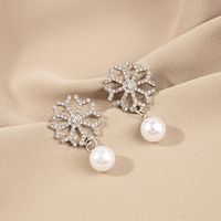 1 Set 1 Pair Fashion Leaf Star Snowflake Alloy Pearl Plating Inlay Zircon Women's Drop Earrings sku image 9