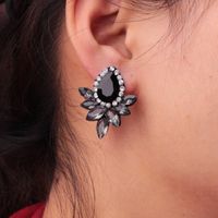 1 Pair Fashion Leaf Water Droplets Alloy Plating Inlay Artificial Diamond Women's Ear Studs main image 1