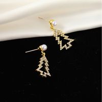 1 Pair Christmas Christmas Tree Alloy Hollow Out Artificial Pearls Rhinestones Christmas Women's Drop Earrings main image 4