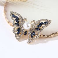Glamour Mariposa Aleación Embutido Perlas Artificiales Diamantes De Imitación Mujeres Broches main image 3