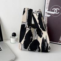 Women's Medium Polyester Geometric Streetwear Square Open Tote Bag sku image 38