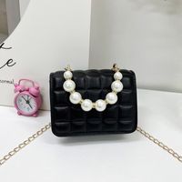 Girl's Small Pu Leather Solid Color Lingge Cute Pearls Zipper Crossbody Bag sku image 1