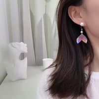 1 Pair Simple Style Fish Tail Plastic Resin Metal Women's Earrings main image 5