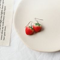 1 Paar Einfacher Stil Frucht Kunststoff Harz Patchwork Frau Ohrringe main image 3