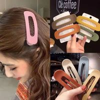 Simple Style Solid Color Plastic Hollow Out Hair Clip 1 Piece main image 3