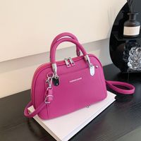 Women's Medium Pu Leather Solid Color Fashion Shell Zipper Shoulder Bag Handbag Crossbody Bag main image 6