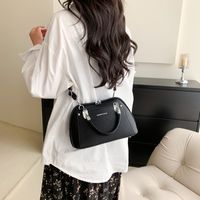 Women's Medium Pu Leather Solid Color Fashion Shell Zipper Shoulder Bag Handbag Crossbody Bag main image 4
