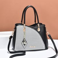 Women's Large All Seasons Pu Leather Solid Color Fashion Square Zipper Handbag main image 5