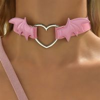 1 Piece Fashion Heart Shape Pu Leather Metal Belt Buckle Metal Button Chain Silver Plated Women's Choker main image 1