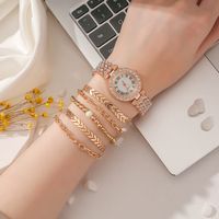 Fashion Solid Color Jewelry Buckle Quartz Women's Watches main image 5