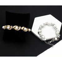 Simple Style Geometric Alloy Inlay Artificial Pearls Rhinestones Women's Bracelets main image 3