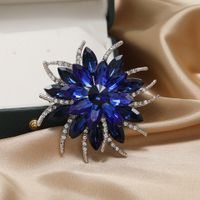 Retro Flower Alloy Inlay Artificial Gemstones Rhinestones Women's Brooches main image 6