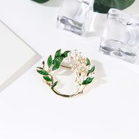 Fashion Leaf Alloy Inlay Artificial Pearls Unisex Brooches main image 5