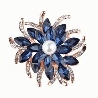 Moda Flor Aleación Embutido Cristal Diamantes De Imitación Perla Mujeres Broches sku image 2