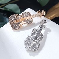 Fashion Guitar Alloy Plating Rhinestones Unisex Brooches main image 3