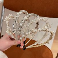 Women's Retro Leaf Round Flower Metal Inlay Rhinestones Pearl Hair Band main image 5