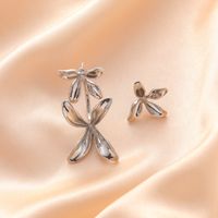 1 Pair Fashion Flower Alloy Asymmetrical Plating Women's Drop Earrings main image 4