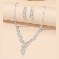 1 Juego Moda Geométrico Cobre Embutido Diamantes De Imitación Mujeres Aretes Collar sku image 1