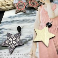 1 Pair Ethnic Style Color Block Star Wood Stoving Varnish Women's Chandelier Earrings main image 2