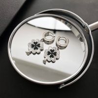 Fashion Four Leaf Clover Titanium Steel Plating Inlay Shell Drop Earrings 1 Pair main image 5