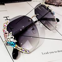 Fashion Gradient Color Resin Square Frameless Women's Sunglasses main image 2