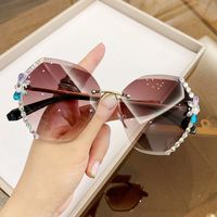 Fashion Gradient Color Resin Square Frameless Women's Sunglasses sku image 6