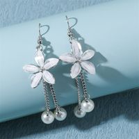 1 Pair Fashion Tassel Flower Alloy Inlay Rhinestones Pearl Women's Drop Earrings main image 4