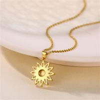 Stainless Steel Brass Fashion Plating Inlay Flower Zircon Pendant Necklace main image 4