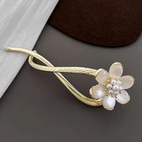 Elegant Fashion Geometric Flower Alloy Plating Inlaid Pearls Artificial Pearls Hair Clip sku image 2