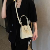 Women's Small Spring&summer Pu Leather Solid Color Fashion Bucket Magnetic Buckle Bucket Bag main image 2