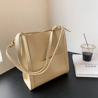 Women's All Seasons Pu Leather Solid Color Basic Square Magnetic Buckle Tote Bag sku image 1