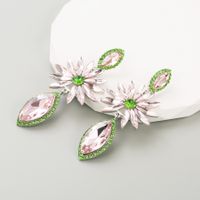 1 Pair Shiny Flower Alloy Plating Inlay Rhinestones Glass Gold Plated Women's Drop Earrings main image 8