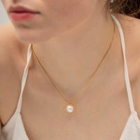 Ins-stil Einfacher Stil Kreis Rostfreier Stahl Perle Überzug 18 Karat Vergoldet Halskette Mit Anhänger main image 1
