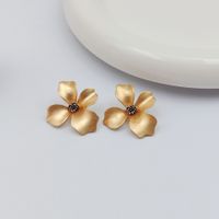 1 Pair Simple Style Circle Flower Plating Iron Ear Studs main image 4