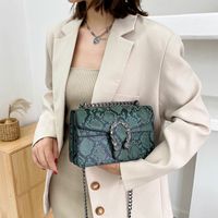 Femmes Petit Faux Cuir Couleur Unie Style Vintage Carré Boucle Magnétique Sac Bandoulière main image 4