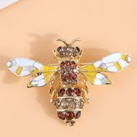 Retro Bee Alloy Inlay Rhinestones Women's Brooches 1 Piece main image 4