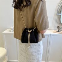 Women's Polyester Solid Color Classic Style Bucket String Crossbody Bag main image 6