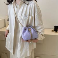 Women's Polyester Solid Color Classic Style Bucket String Crossbody Bag main image 3