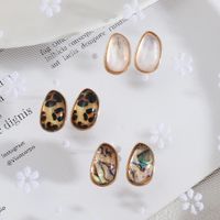 1 Pair Simple Style Oval Leopard Alloy Plating Inlay Shell Women's Ear Studs main image 1