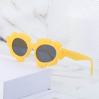 Casual Funny Solid Color Pc Special-shaped Mirror Full Frame Women's Sunglasses main image 4