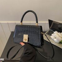 Women's All Seasons Pu Leather Classic Style Shoulder Bag main image 5