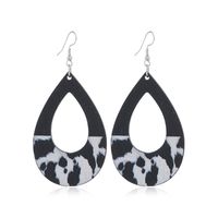 1 Pair Retro Leopard Wood Women's Drop Earrings main image 2