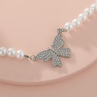 Retro Mariposa Perla De Imitación Aleación Embutido Diamantes De Imitación Mujeres Collar main image 3